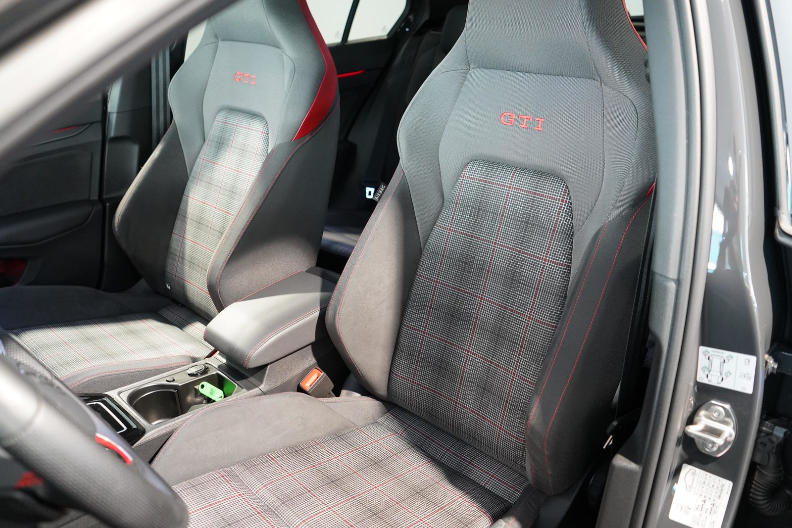 VW Golf VIII 2.0 TSI GTI DSG, Essence, Occasion / Utilisé, Automatique - 6