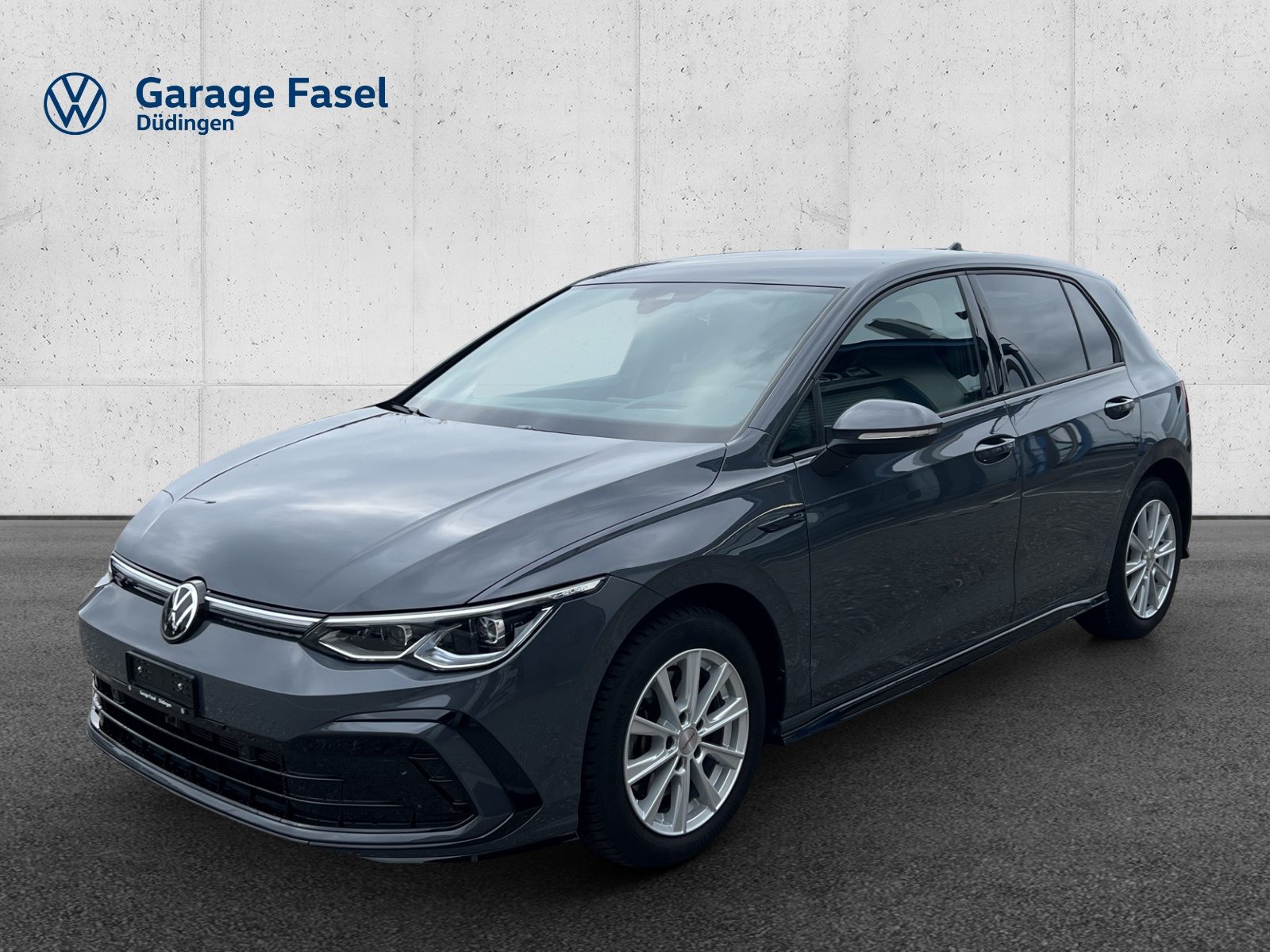 VW Golf R-Line