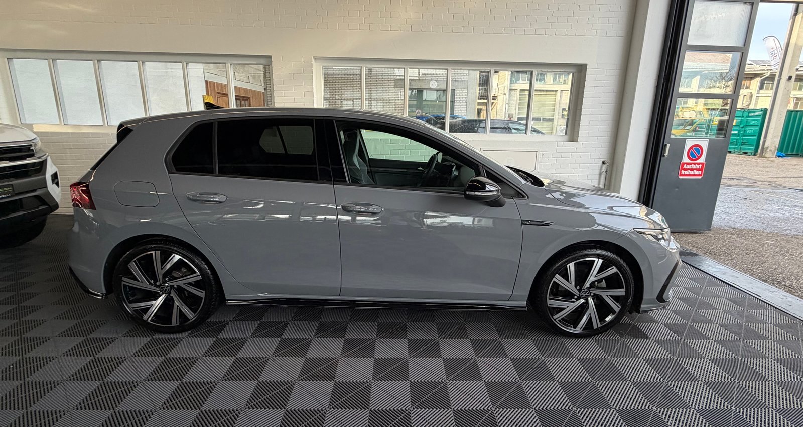 VW Golf 1.5 eTSI 150PS mHEV ACT R-Line + BLACK STYLE INTERIE, Hybride Leggero Benzina/Elettrica, Occasioni / Usate, Automatico - 2