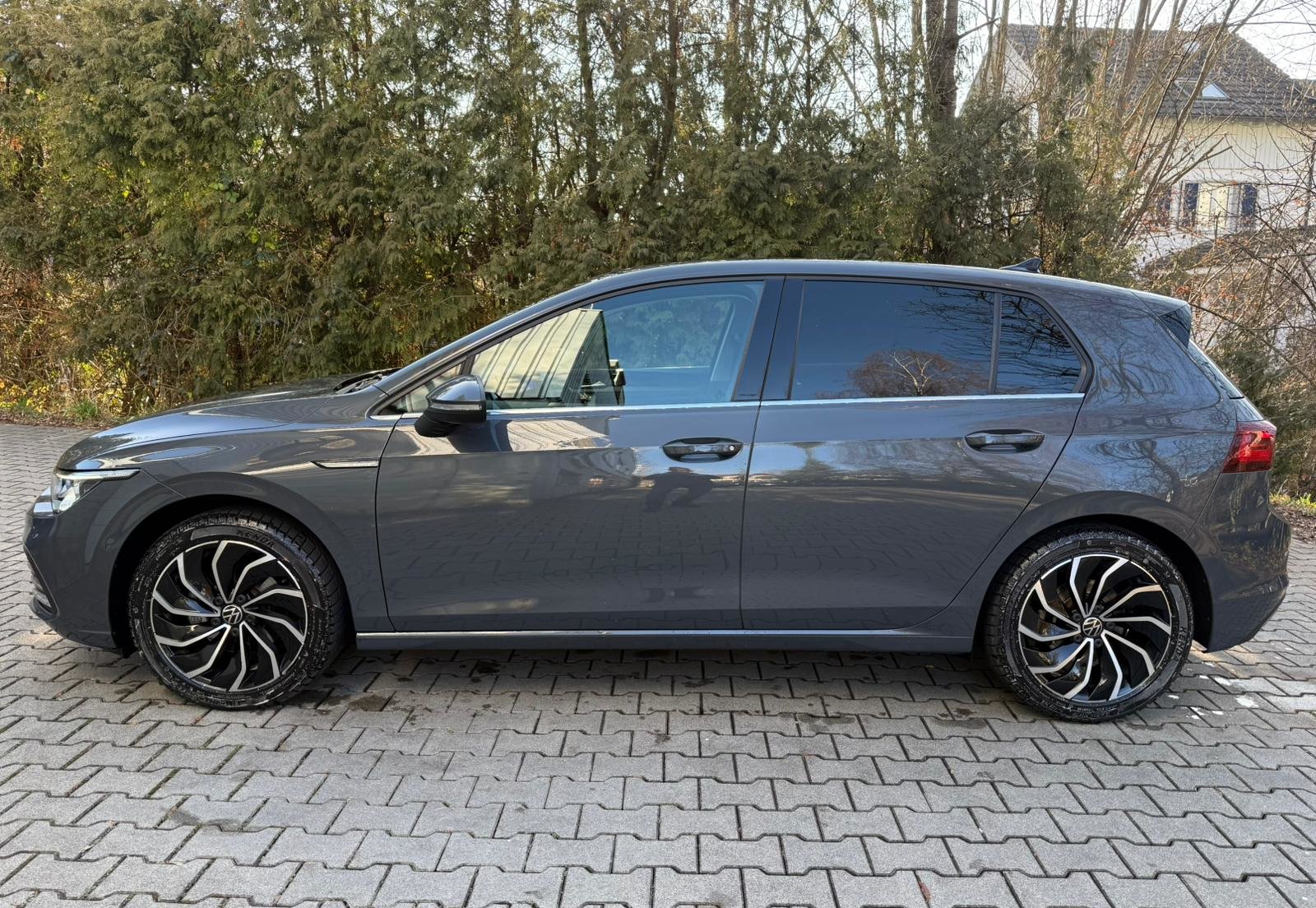 VW Golf 1.5 eTSI mHEV ACT Style DSG, Mild-Hybrid Petrol/Electric, Second hand / Used, Automatic - 2