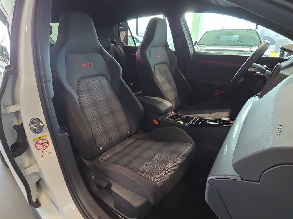 VW Golf VIII 2.0 TSI GTI DSG, Benzina, Occasioni / Usate, Automatico - 3