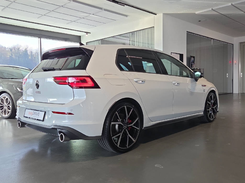 VW Golf VIII 2.0 TSI GTI DSG, Benzina, Occasioni / Usate, Automatico - 4