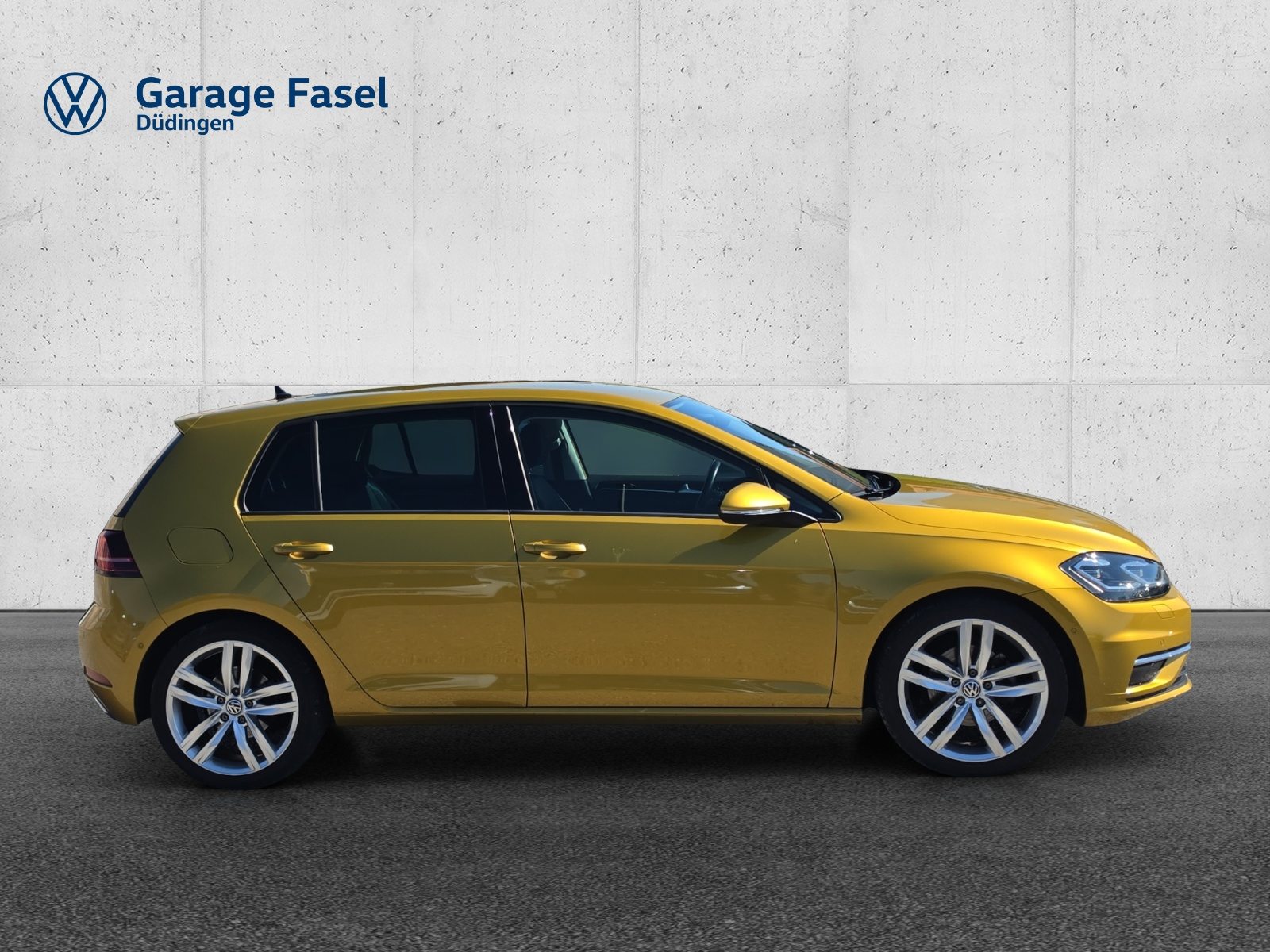 VW new Golf Highline, Petrol, Second hand / Used, Automatic - 6