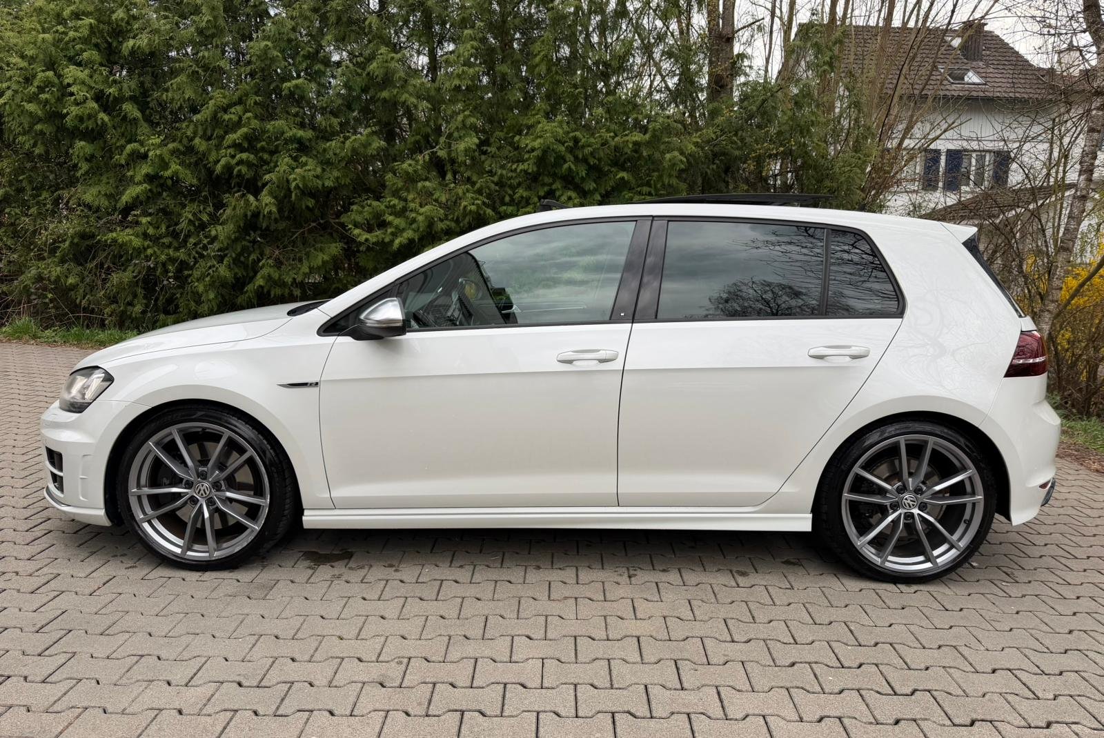 VW Golf 2.0 TSI R 4Motion DSG, Petrol, Second hand / Used, Automatic - 2