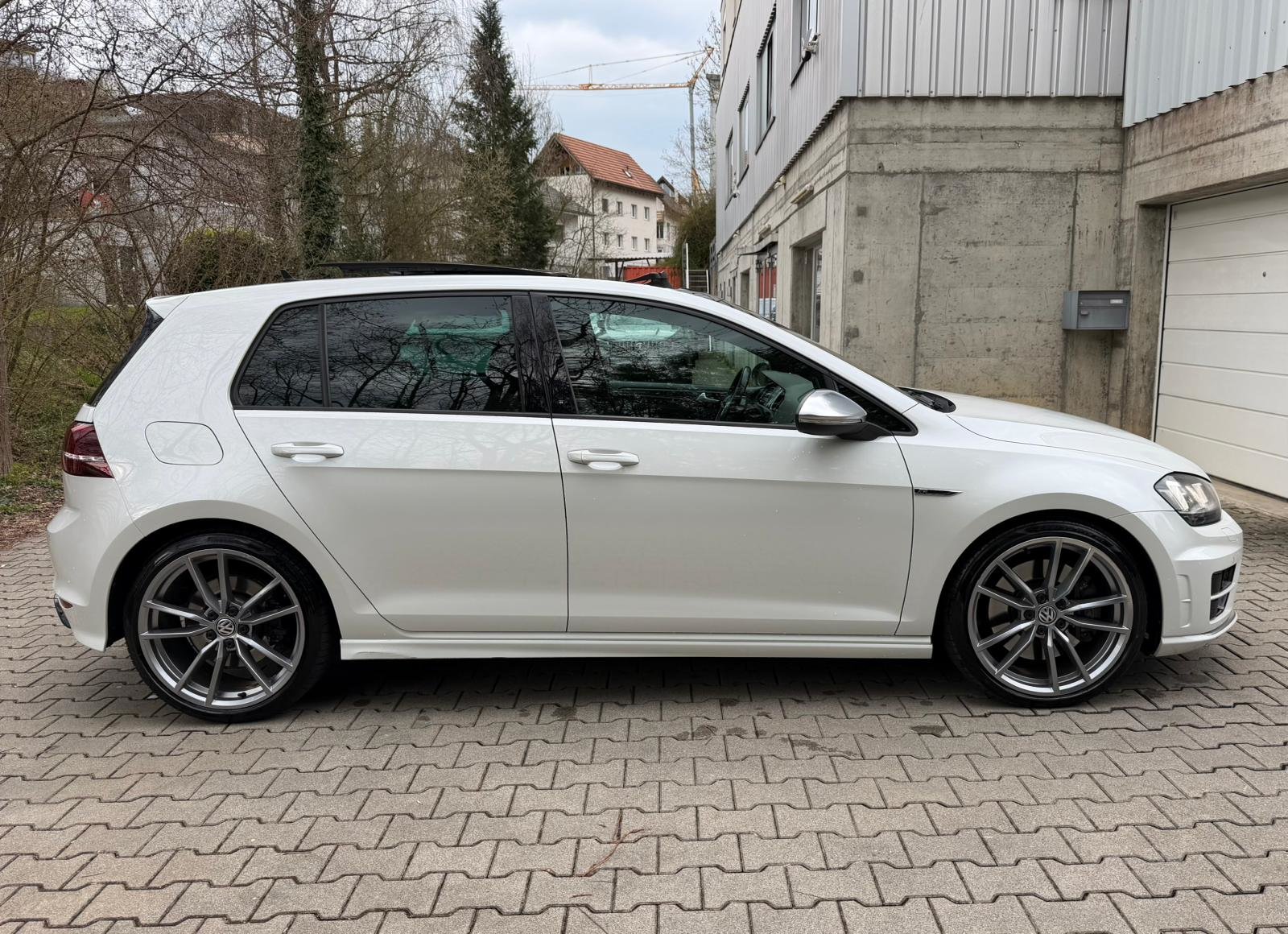 VW Golf 2.0 TSI R 4Motion DSG, Petrol, Second hand / Used, Automatic - 6