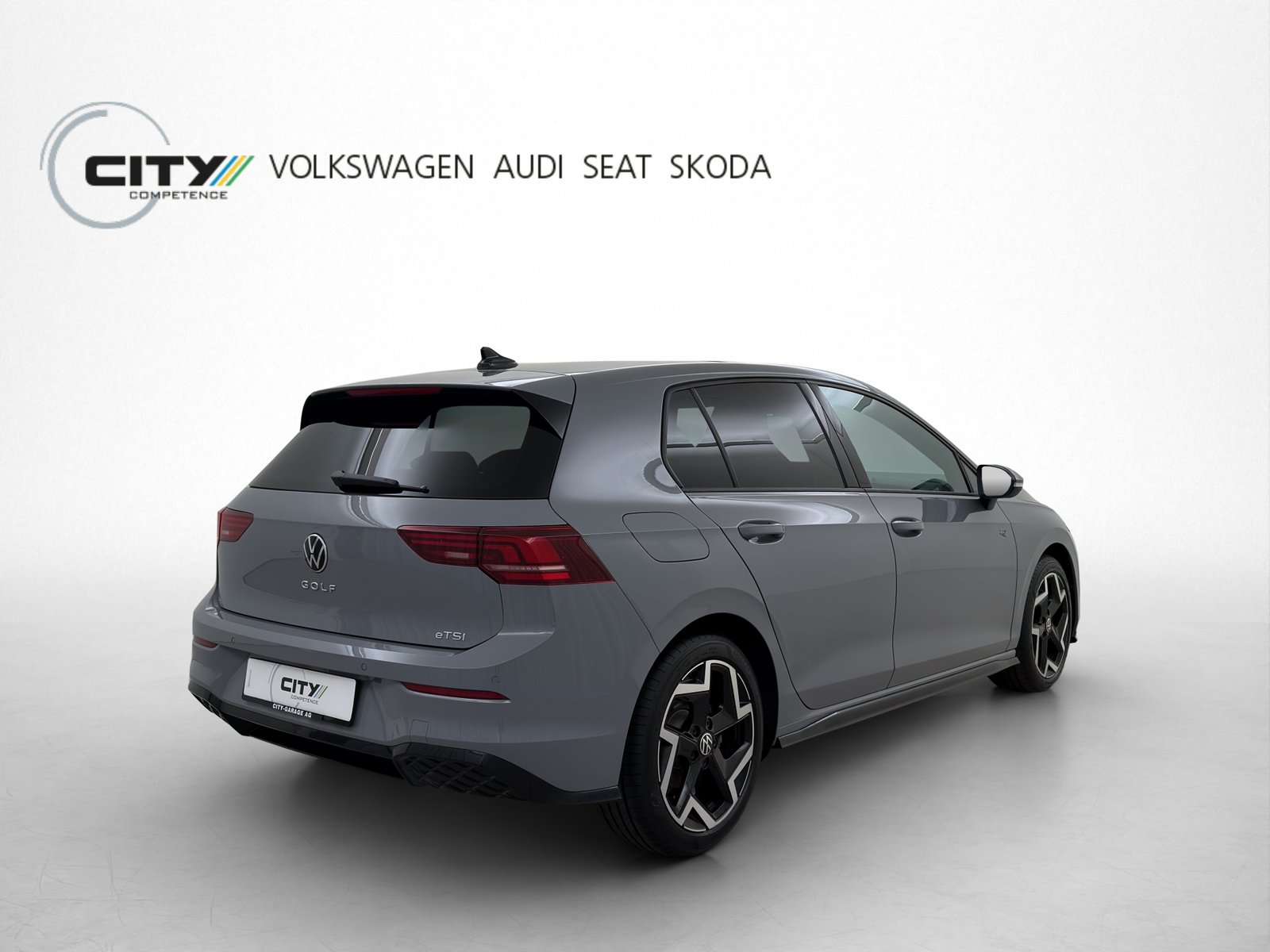 VW Golf 8 1.5 eTSI R-Line DSG, Mild-Hybrid Benzin/Elektro, Occasion / Gebraucht, Automatik - 3