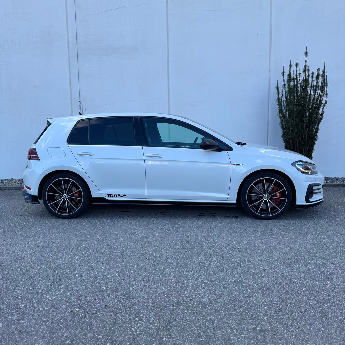 VW Golf 2.0 TSI GTI TCR DSG, Petrol, Second hand / Used, Automatic - 3
