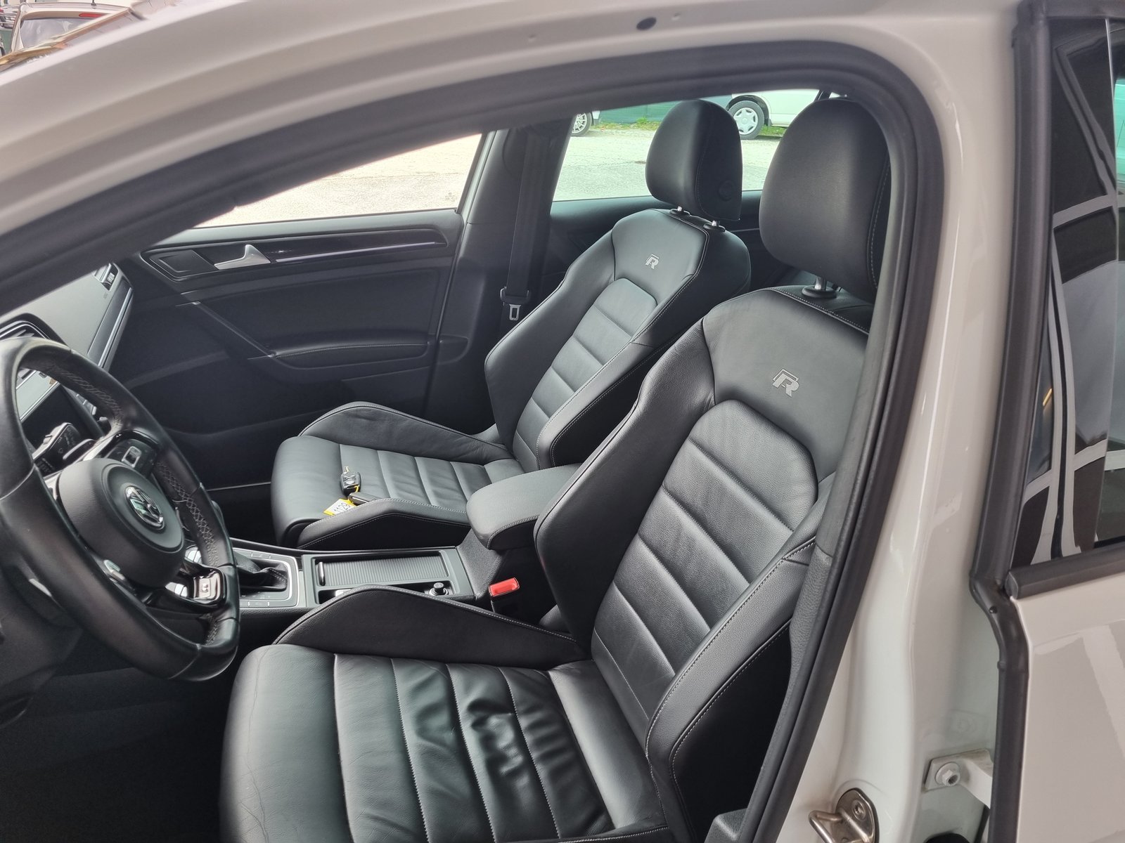 VW Golf 2.0 TSI R 4Motion DSG, Benzin, Occasion / Gebraucht, Automatik - 6