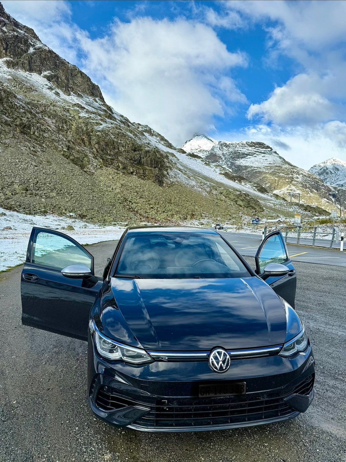 VW Golf VIII 2.0 TSI R DSG 4motion, Essence, Occasion / Utilisé, Automatique - 2