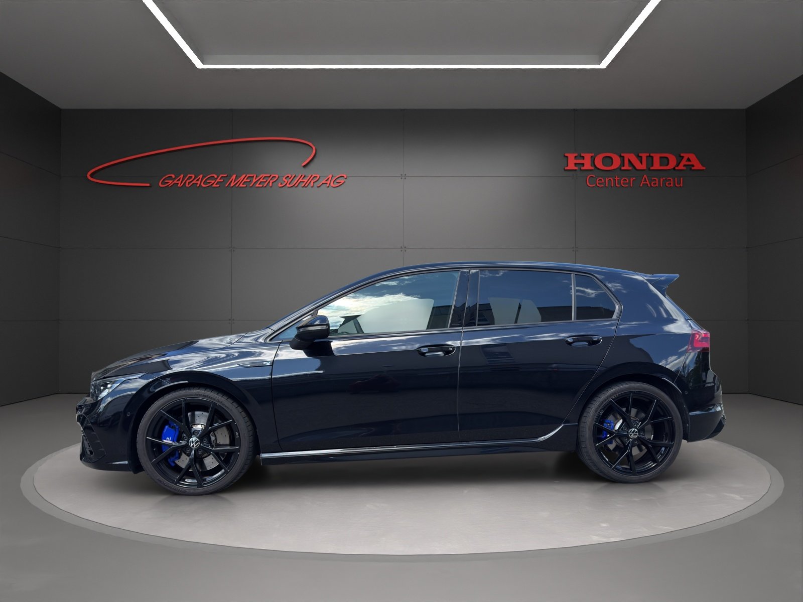 VW Golf VIII 2.0 TSI R DSG 4motion, Benzin, Occasion / Gebraucht, Automatik - 4