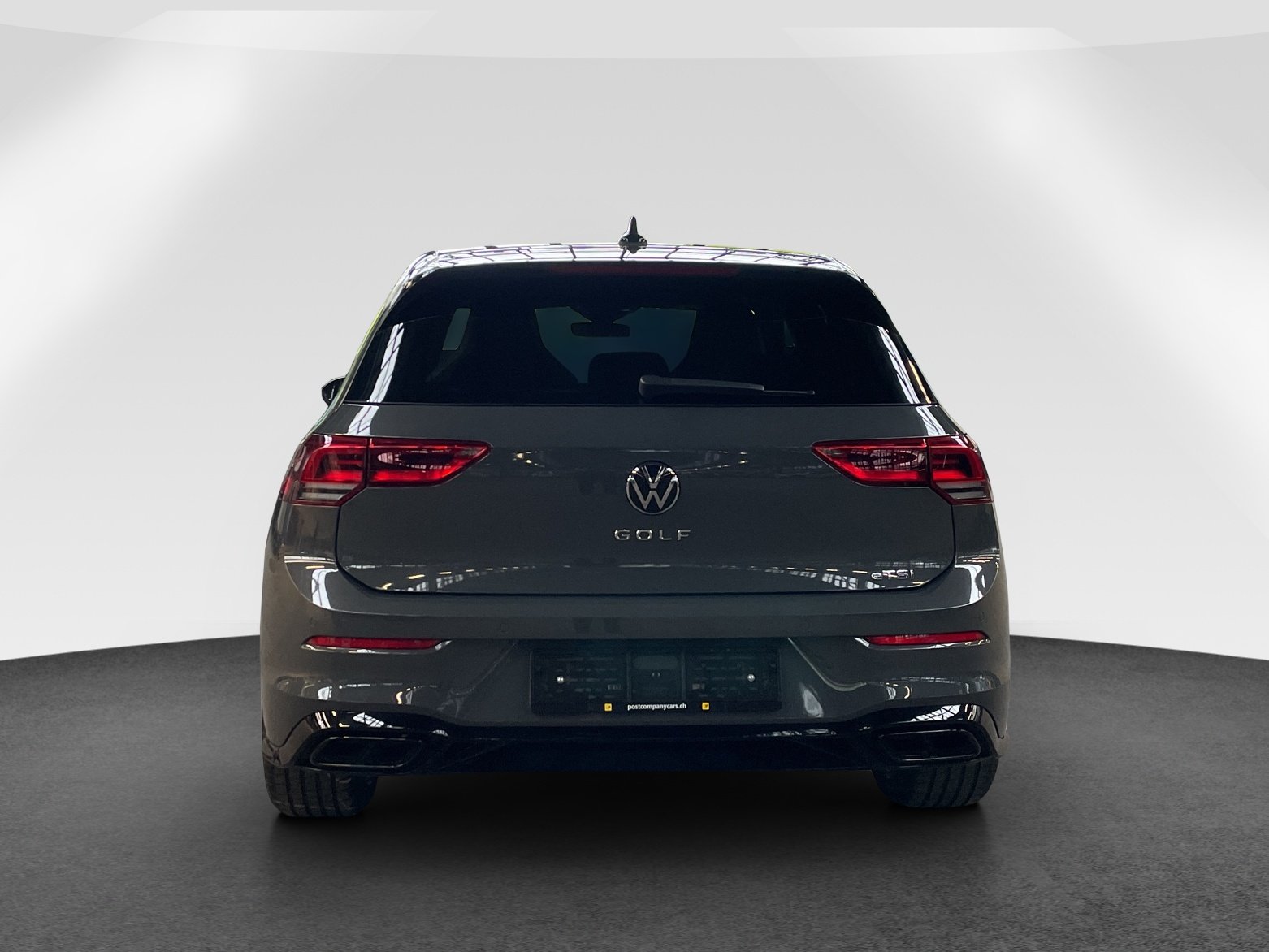 VW Golf VIII 1.5 eTSI R-Line DSG, Mild-Hybrid Petrol/Electric, Second hand / Used, Automatic - 5