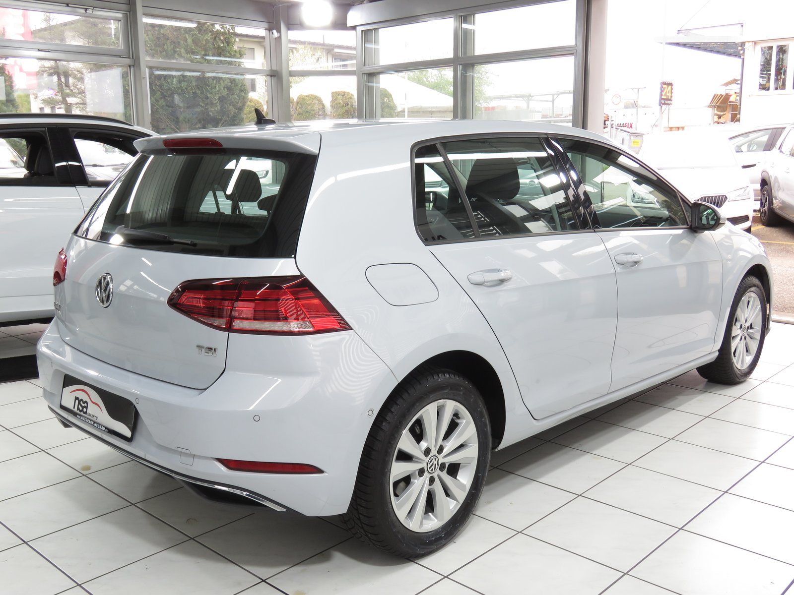 VW Golf 1.0 TSI Comfortline DSG, Essence, Occasion / Utilisé, Automatique - 4
