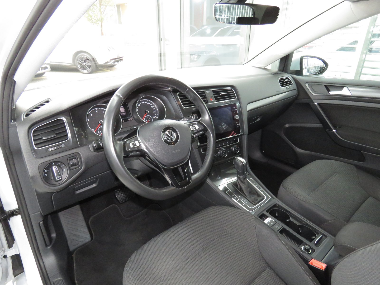 VW Golf 1.0 TSI Comfortline DSG, Essence, Occasion / Utilisé, Automatique - 7