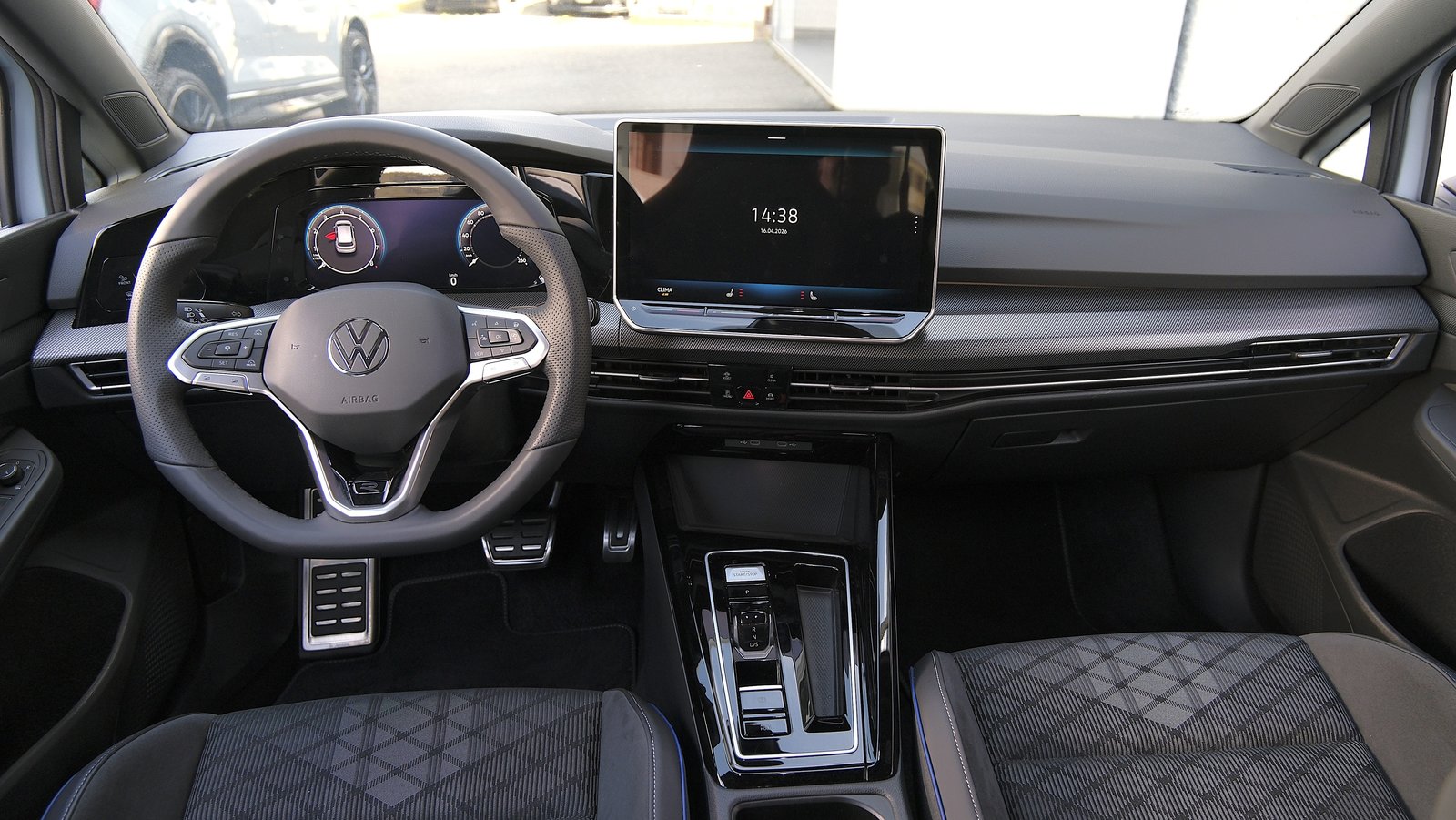 VW Golf 1.5 e TSI mHEV R-Line DSG Black Style, Mild-Hybrid Benzin/Elektro, Occasion / Gebraucht, Automatik - 6