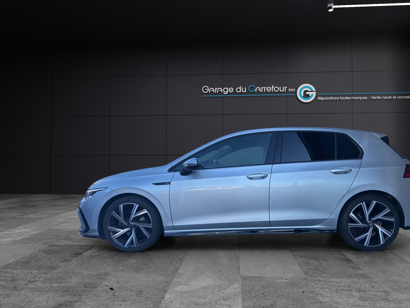 VW Golf VIII Berline 1.5 eTSI R-Line DSG, Mild-Hybrid Benzin/Elektro, Occasion / Gebraucht, Automatik - 4