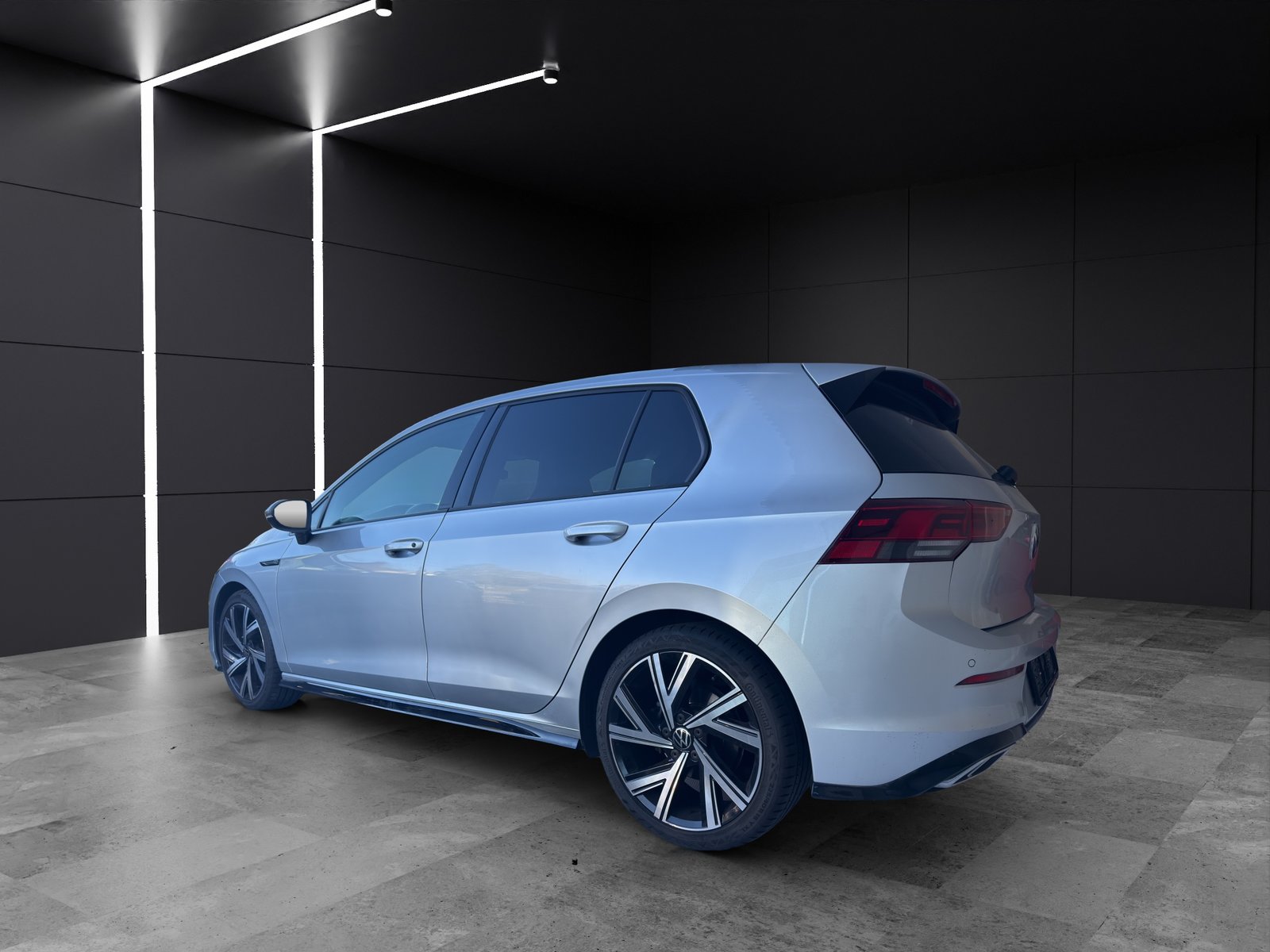 VW Golf VIII Berline 1.5 eTSI R-Line DSG, Mild-Hybrid Benzin/Elektro, Occasion / Gebraucht, Automatik - 5