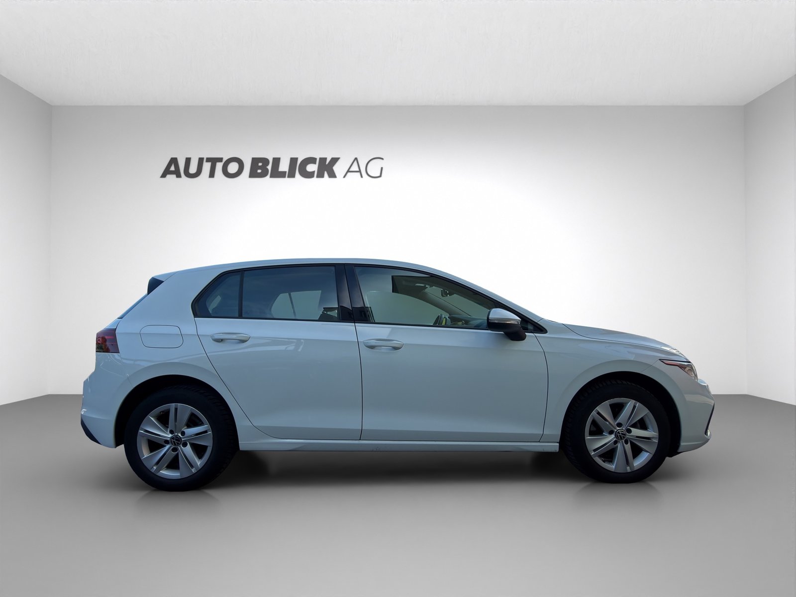VW Golf 1.0 eTSI mHEV ACTLife DSG, Mild-Hybrid Petrol/Electric, Second hand / Used, Automatic - 4
