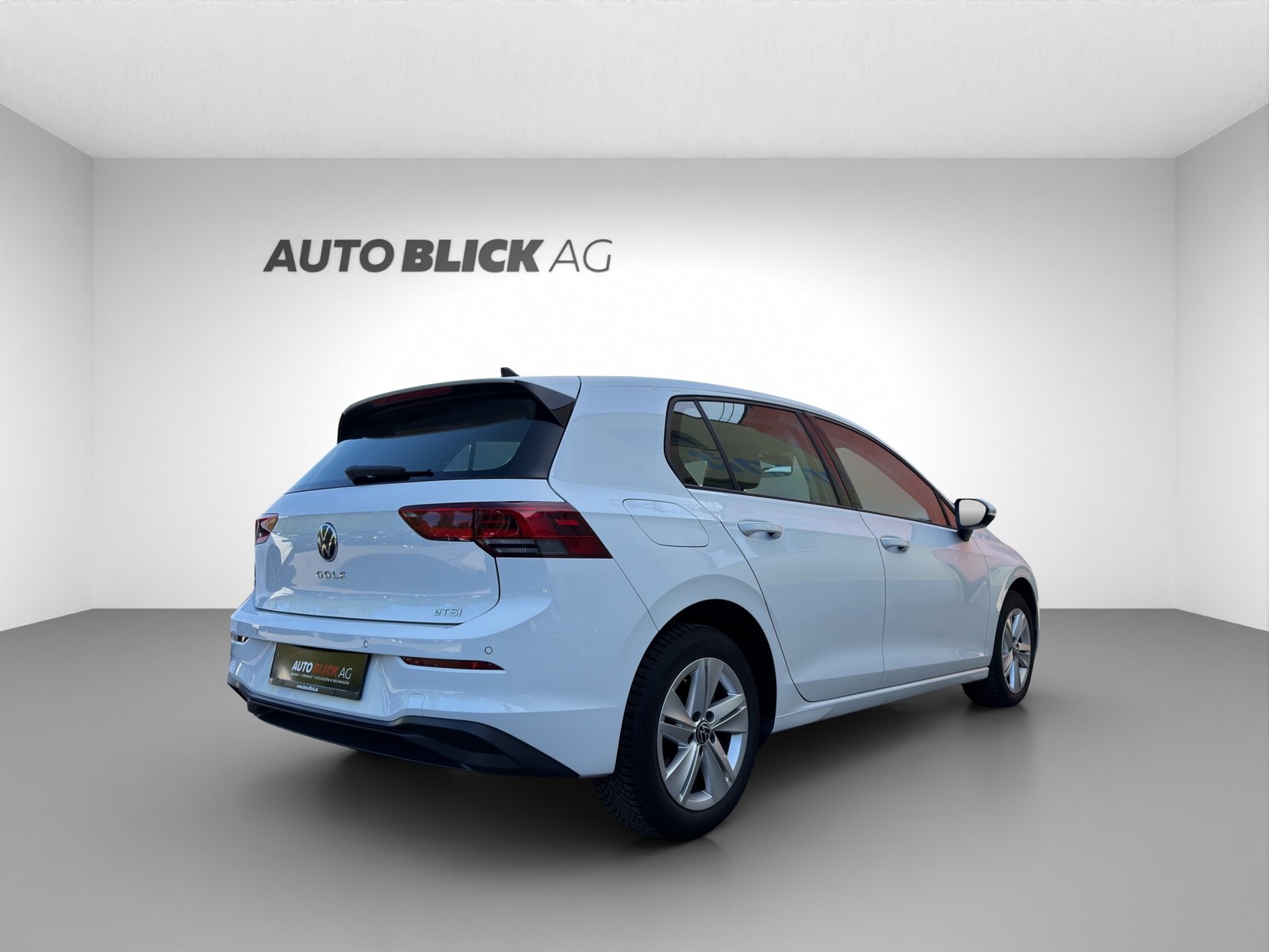 VW Golf 1.0 eTSI mHEV ACTLife DSG, Mild-Hybrid Petrol/Electric, Second hand / Used, Automatic - 6