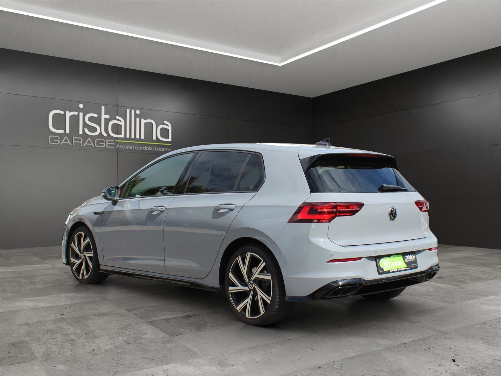 VW Golf VIII 1.5 eTSI R-Line DSG, Mild-Hybrid Petrol/Electric, Second hand / Used, Automatic - 3
