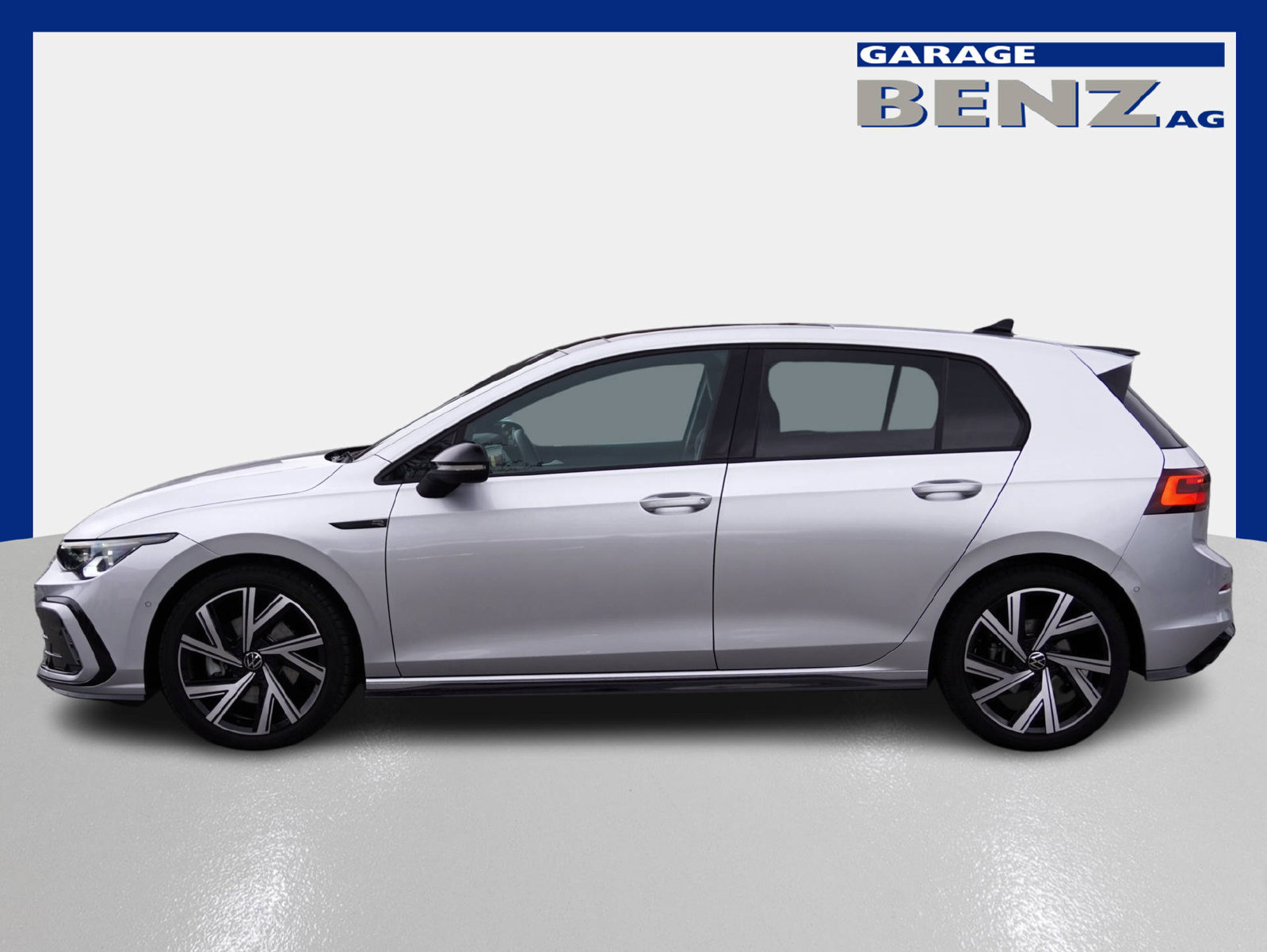 VW Golf VIII 2.0 TSI R-Line DSG 4motion, Petrol, Second hand / Used, Automatic - 4