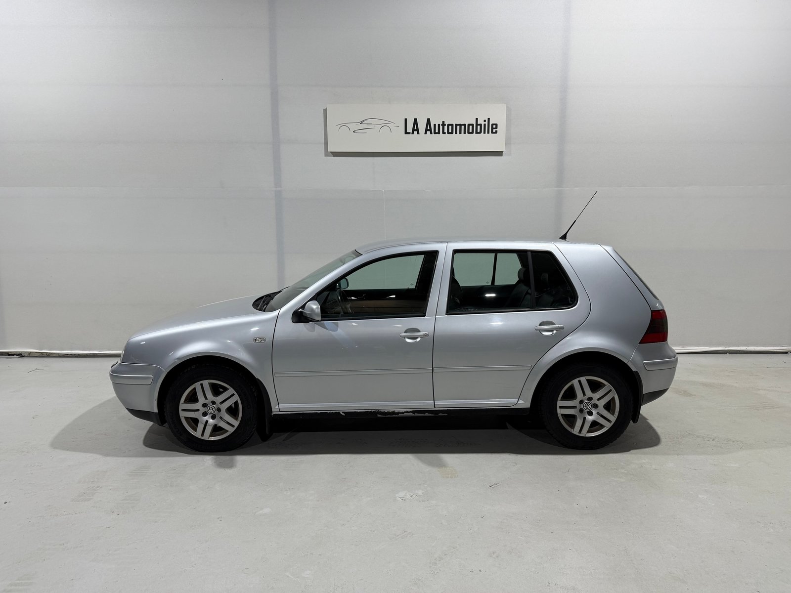 VW Golf 1.9 TDI PD Highline, Diesel, Second hand / Used, Automatic - 3