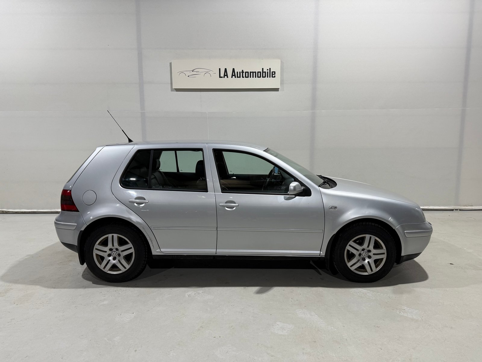 VW Golf 1.9 TDI PD Highline, Diesel, Second hand / Used, Automatic - 7