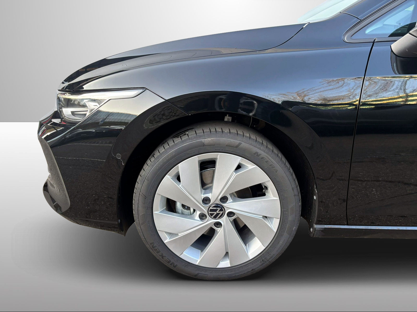 VW Golf UNITED, Essence, Occasion / Utilisé, Automatique - 4