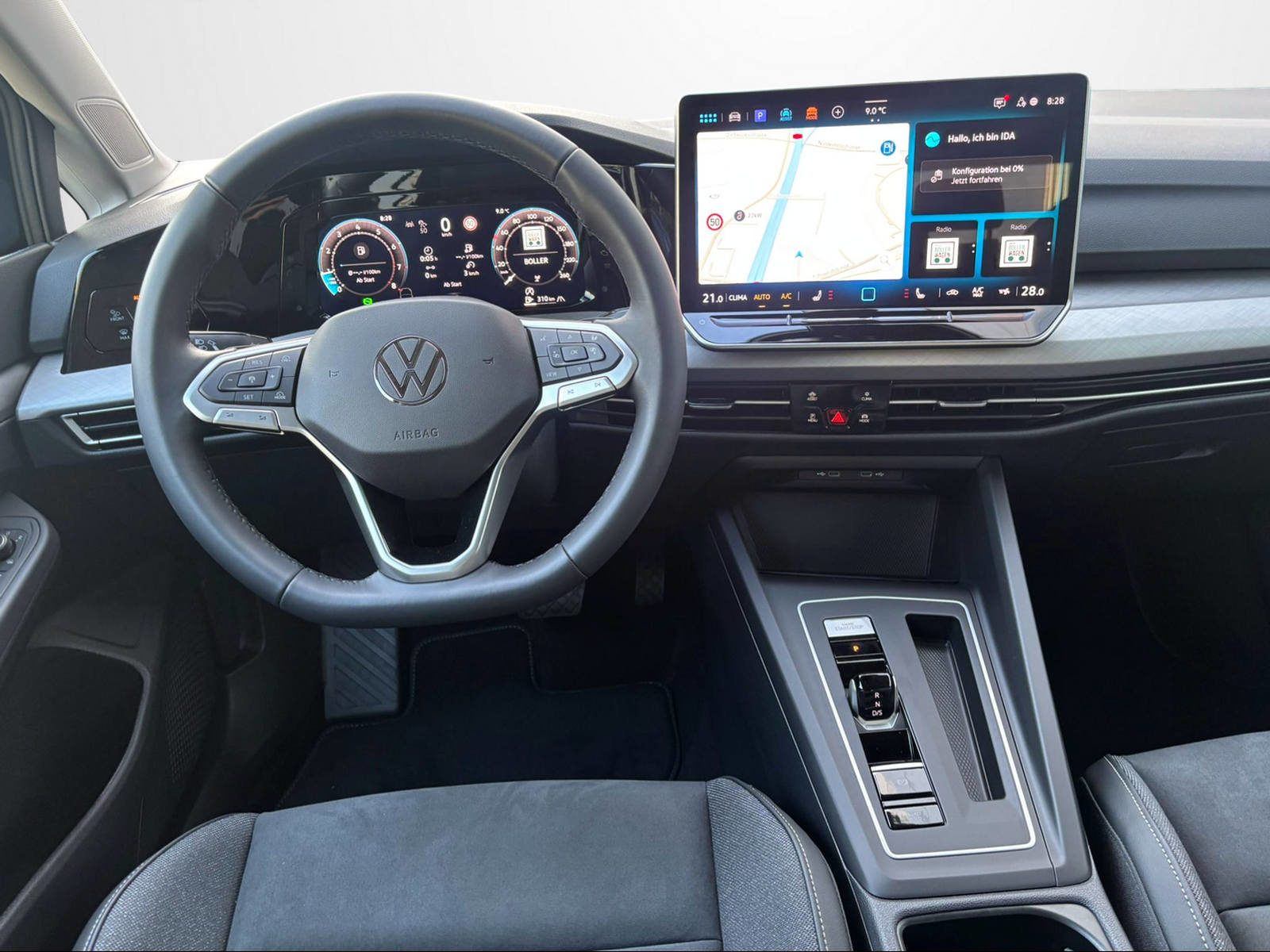 VW Golf UNITED, Essence, Occasion / Utilisé, Automatique - 6