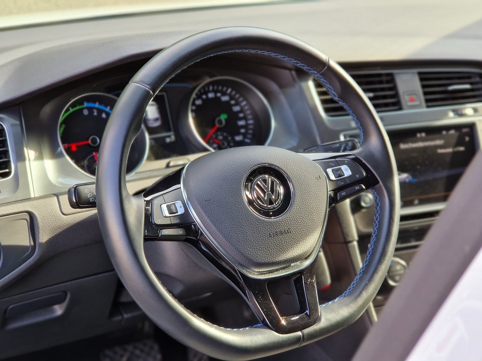 VW e-Golf, Elektro, Occasion / Gebraucht, Automatik - 6