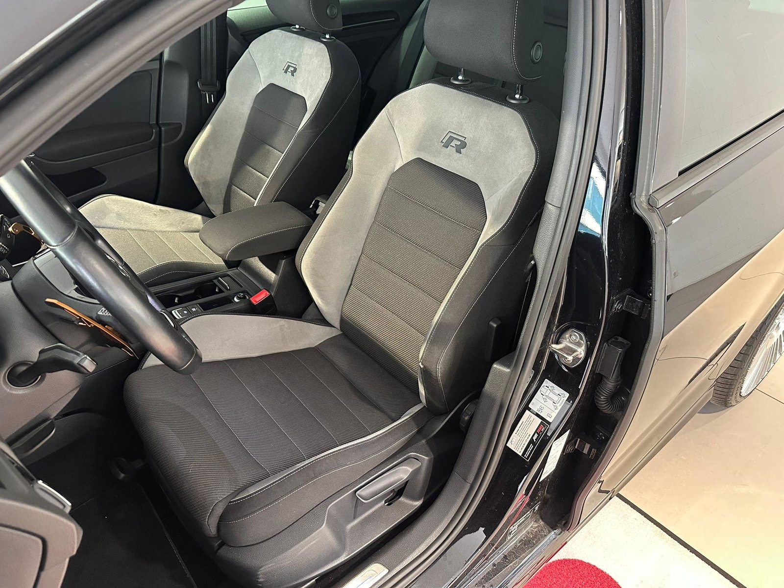VW Golf VII 2.0 TSI R DSG 4motion, Essence, Occasion / Utilisé, Automatique - 7