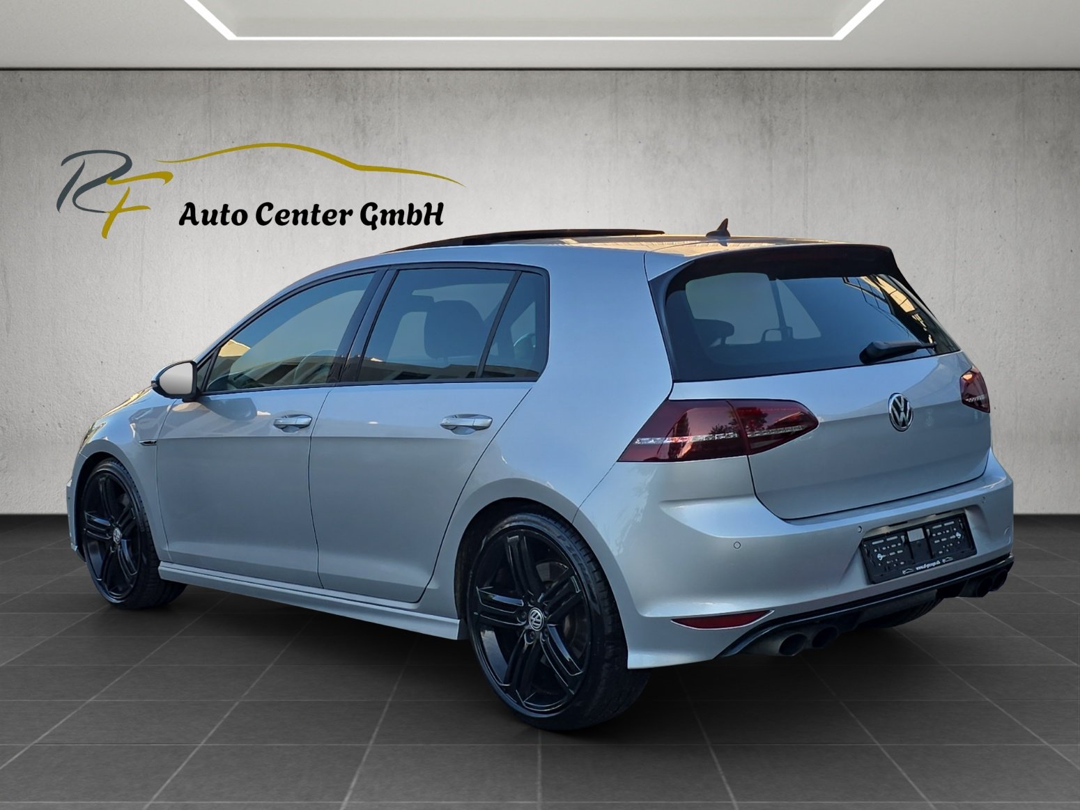 VW Golf 2.0 TSI R 4Motion DSG, Petrol, Second hand / Used, Automatic - 4