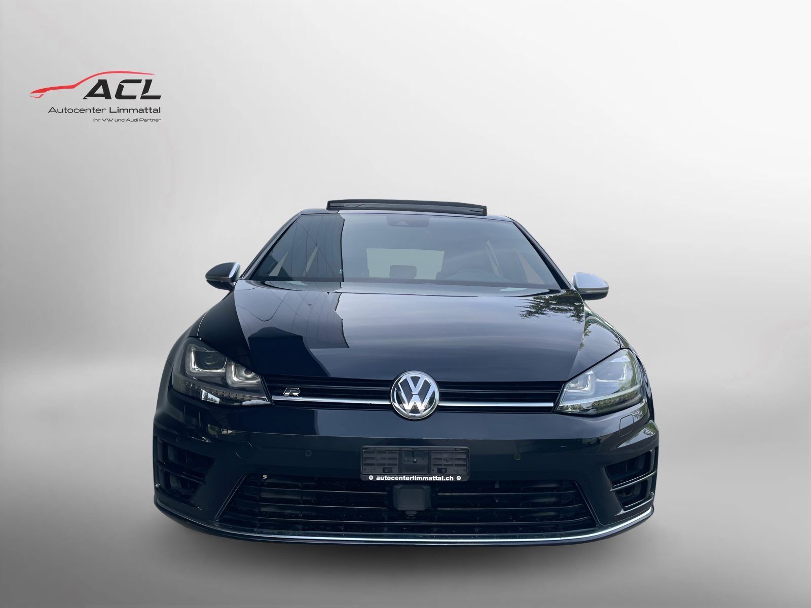 VW Golf R, Petrol, Second hand / Used, Automatic - 2