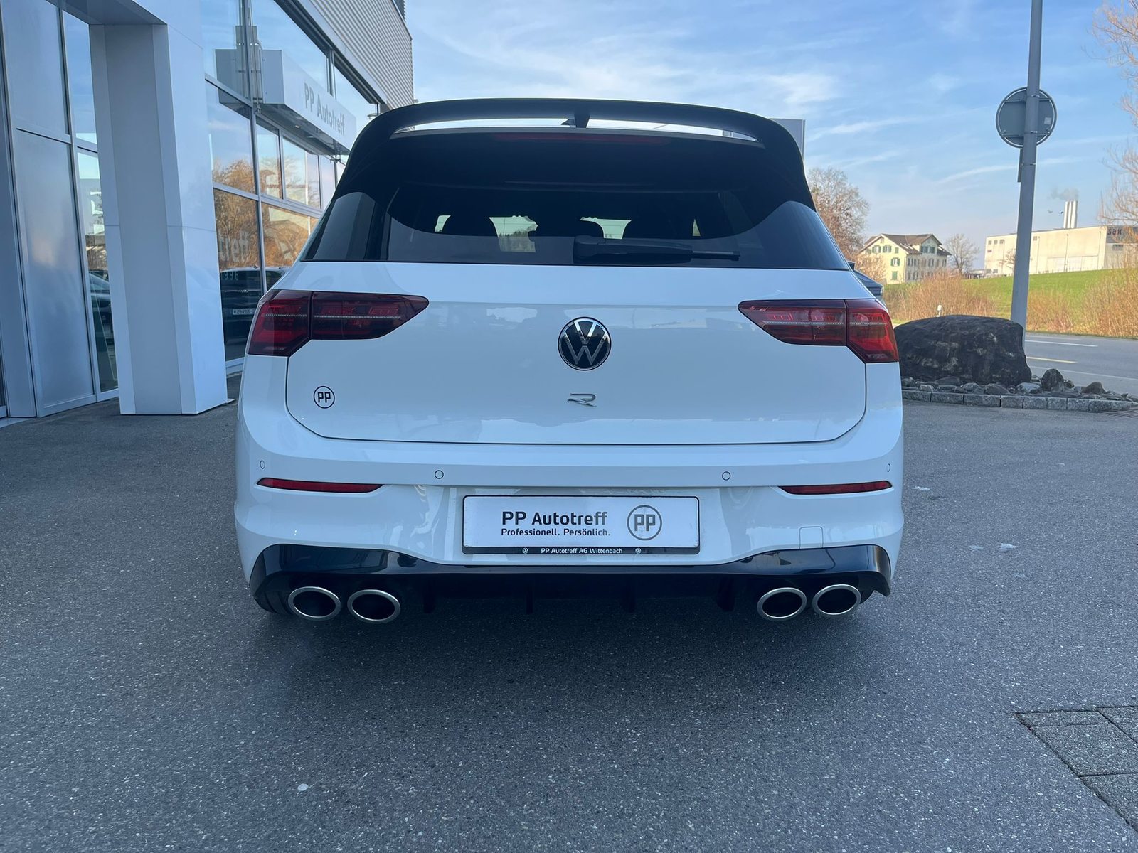 VW Golf R, Petrol, Second hand / Used, Automatic - 4