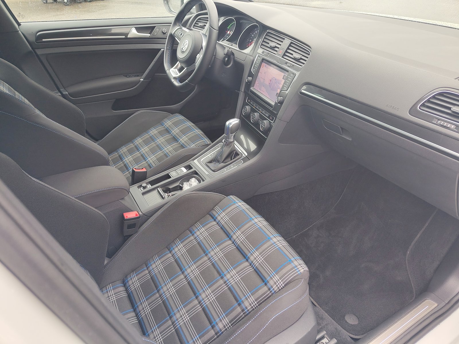 VW Golf 1.4 TSI GTE DSG, Hybride Rechargeable Essence/Électricité, Occasion / Utilisé, Automatique - 7