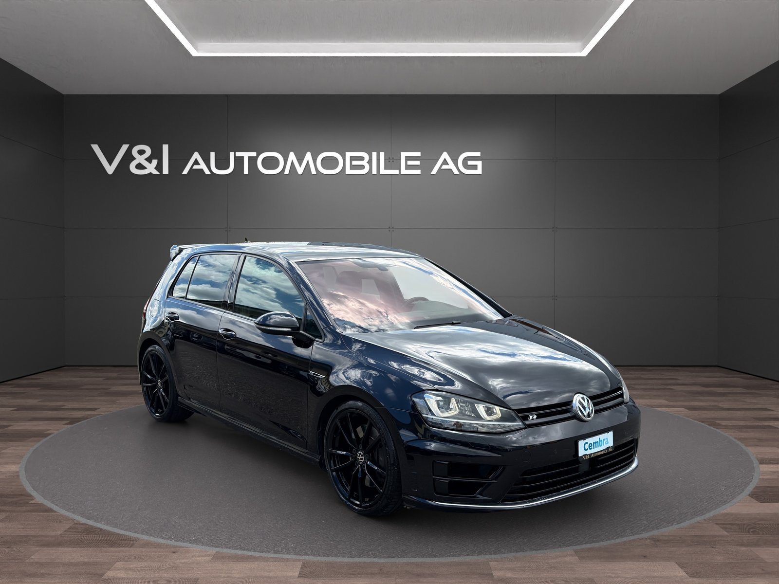 VW Golf 2.0 TSI R 4Motion DSG, Petrol, Second hand / Used, Automatic - 2