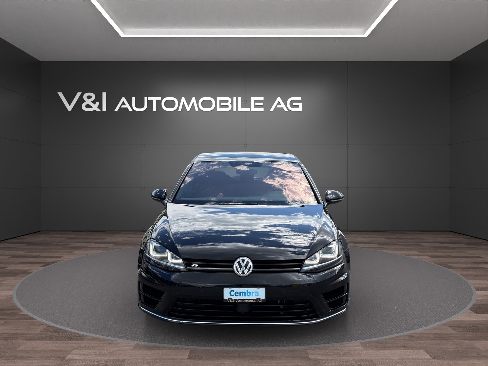 VW Golf 2.0 TSI R 4Motion DSG, Petrol, Second hand / Used, Automatic - 3