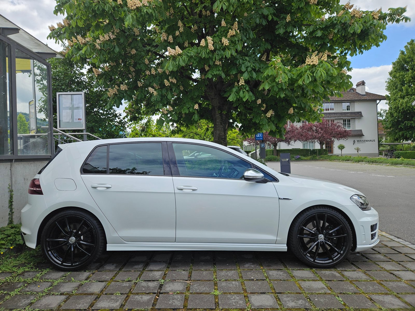VW Golf 2.0 TSI R 4Motion DSG, Petrol, Second hand / Used, Automatic - 4