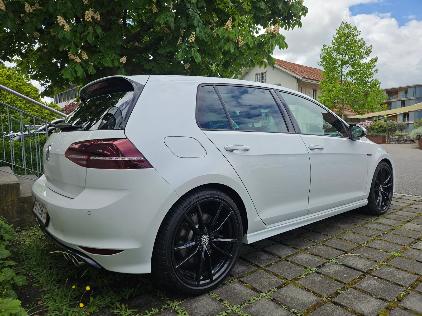 VW Golf 2.0 TSI R 4Motion DSG, Petrol, Second hand / Used, Automatic - 6