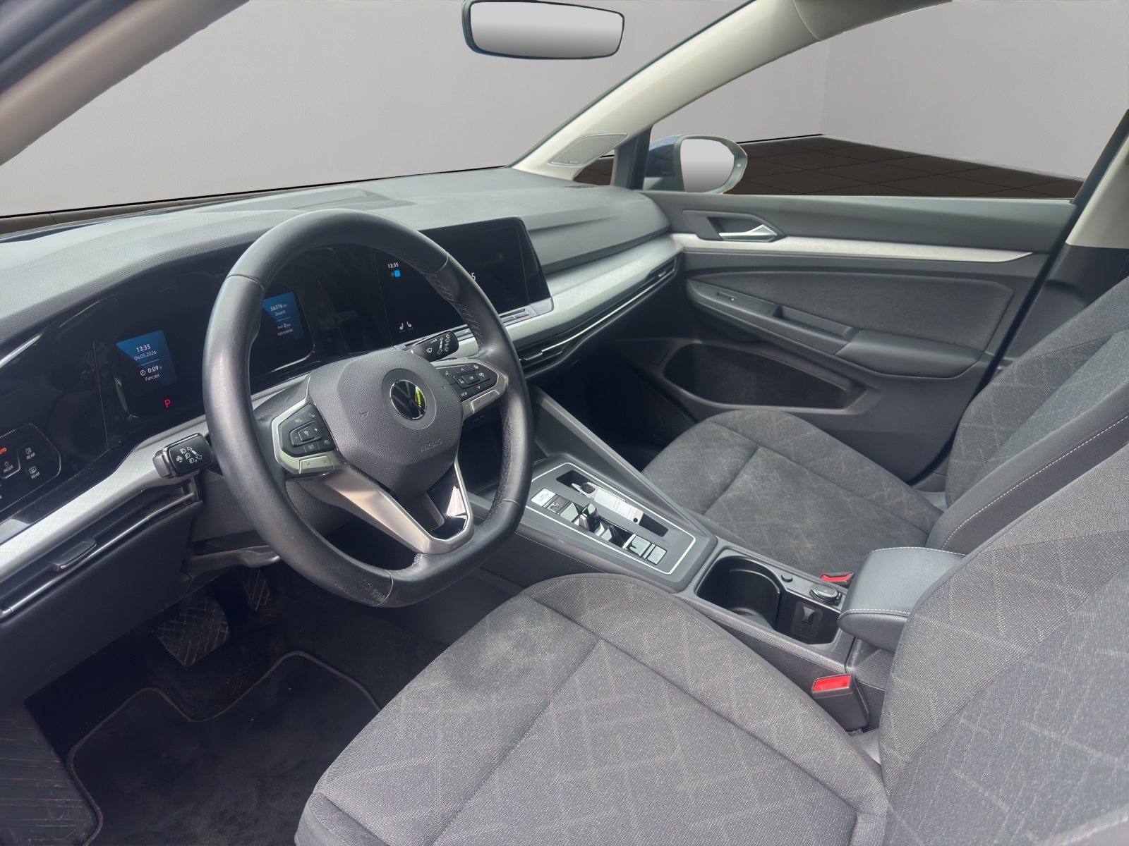 VW Golf 1.5 e TSI ACT Life DSG, Mild-Hybrid Petrol/Electric, Second hand / Used, Automatic - 4
