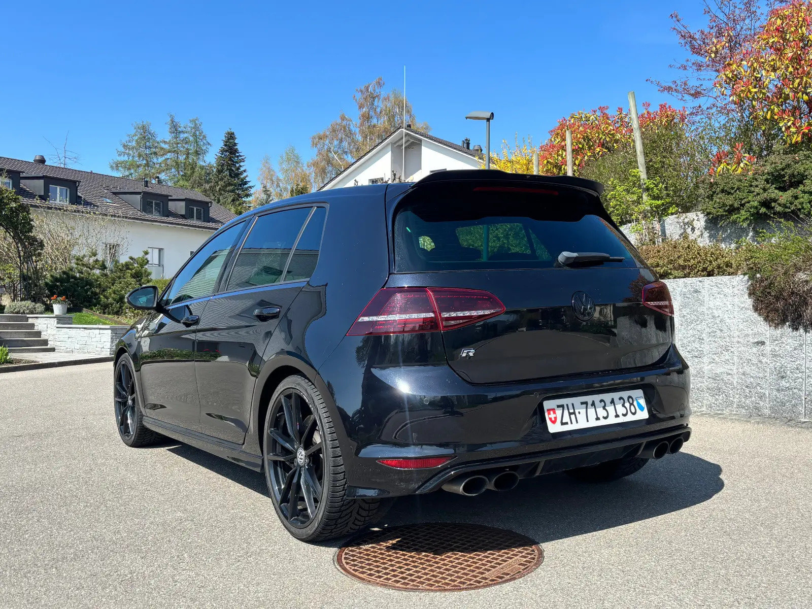 VW Golf VII 2.0 TSI R DSG 4motion, Petrol, Second hand / Used, Automatic - 2