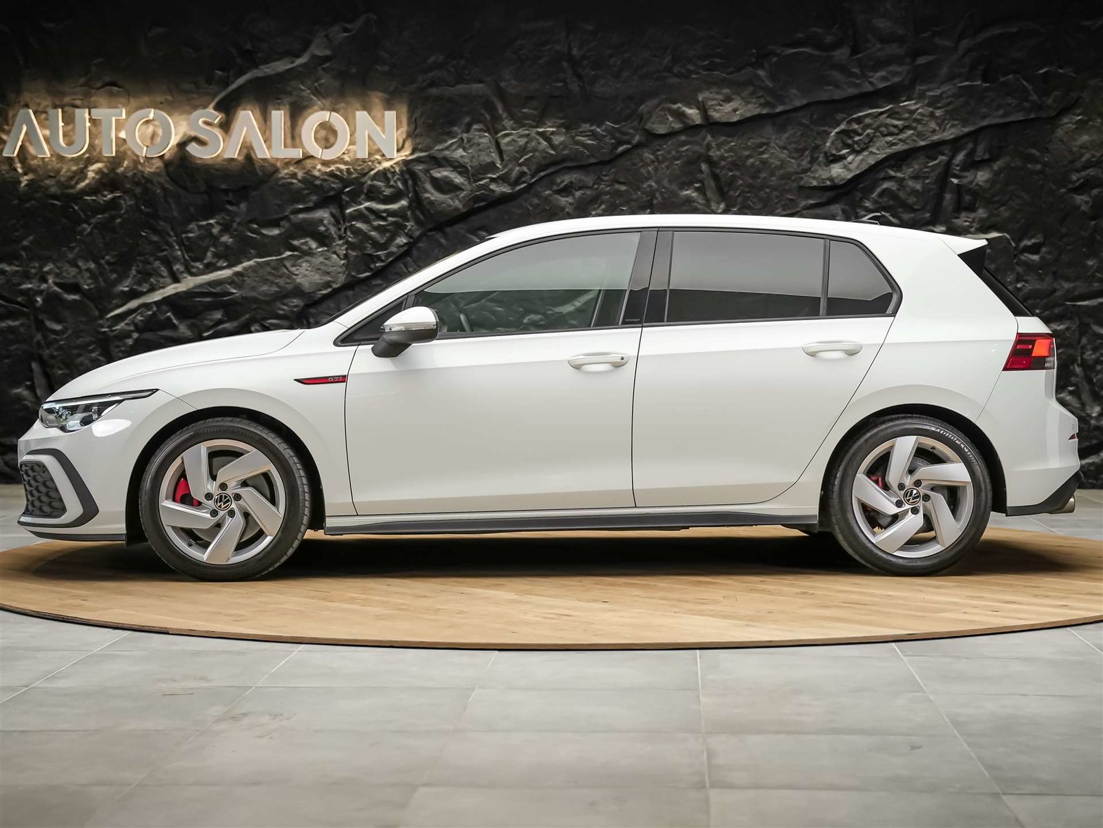 VW Golf VIII 2.0 TSI GTI DSG *Lenkrad Heizung*Sitzheizung*R, Petrol, Second hand / Used, Automatic - 2