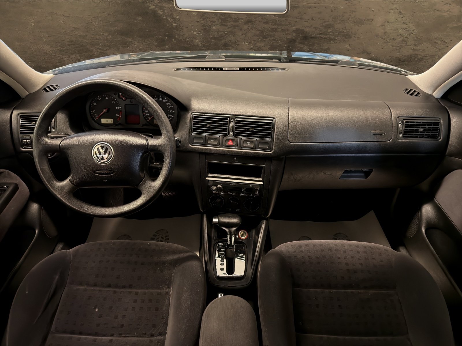 VW Golf 1.6 Automatic, Petrol, Second hand / Used, Automatic - 4