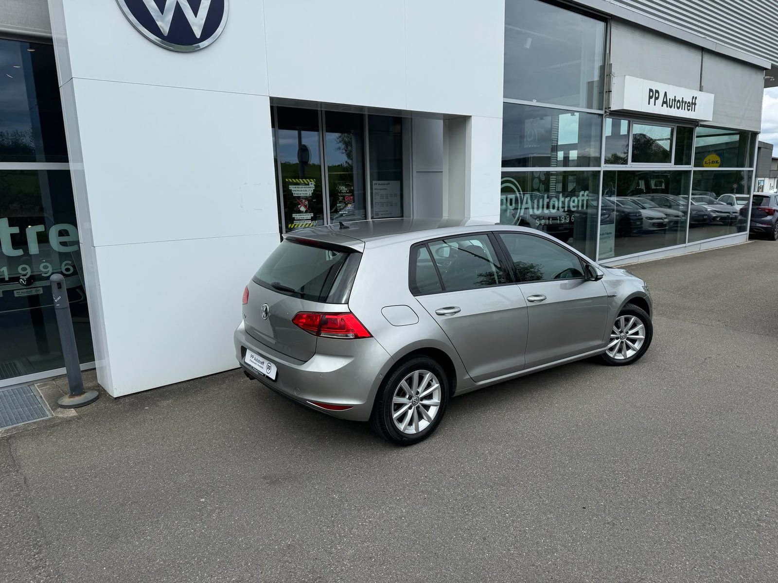 VW Golf Lounge, Benzin, Occasion / Gebraucht, Automatik - 4