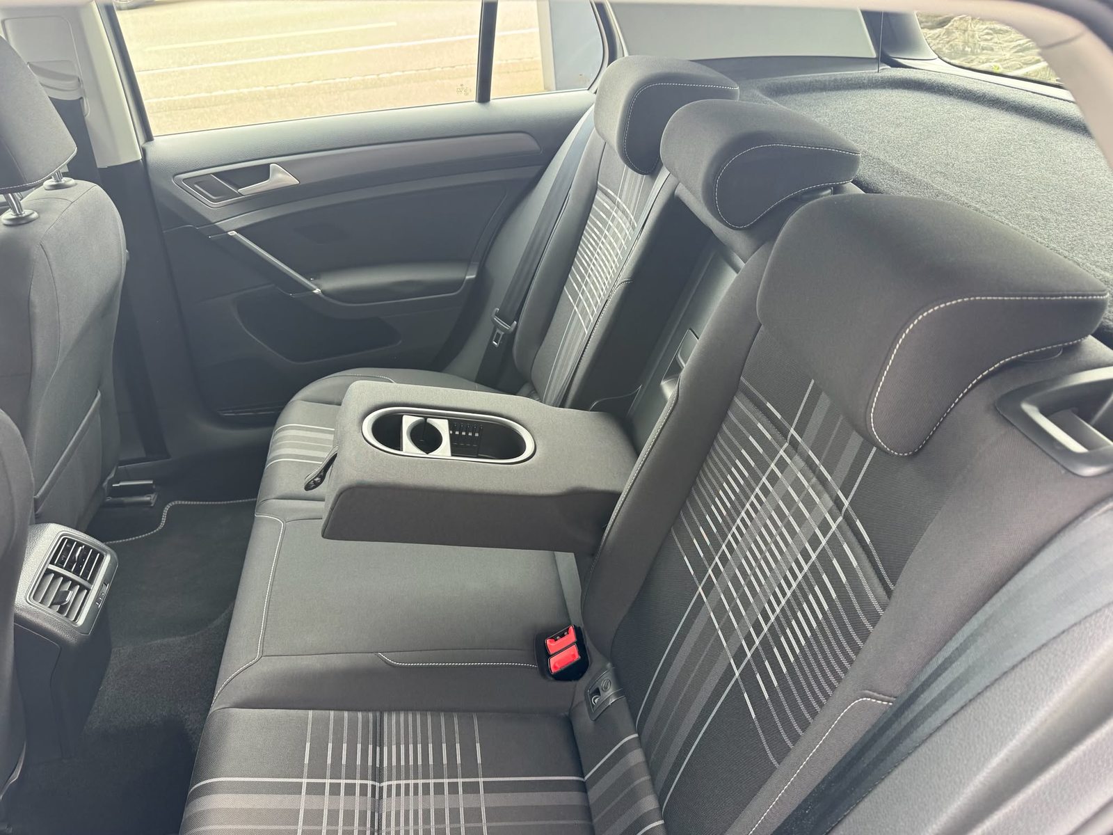 VW Golf Lounge, Benzin, Occasion / Gebraucht, Automatik - 7