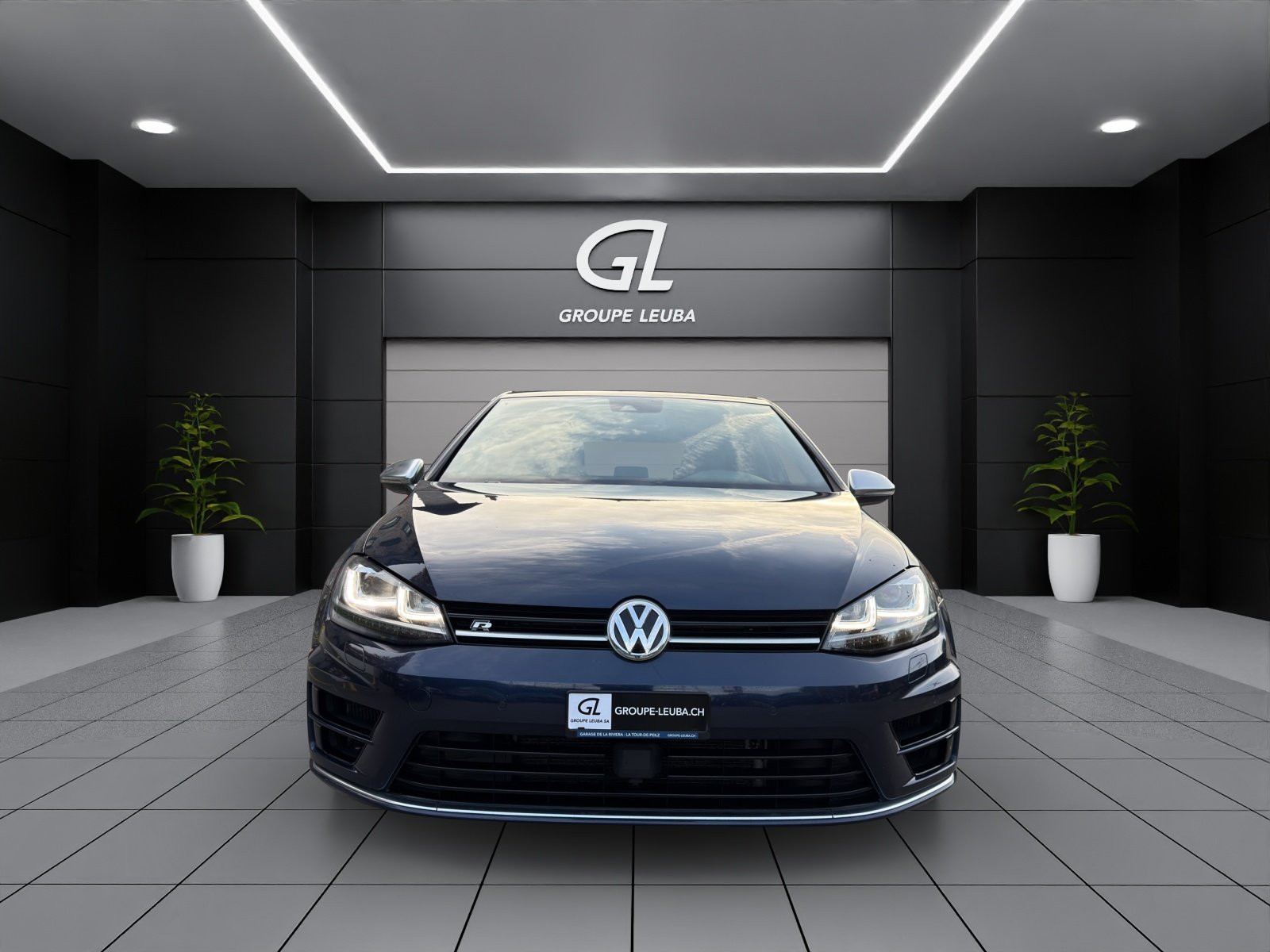VW Golf 2.0 TSI R 4Motion DSG, Petrol, Second hand / Used, Automatic - 2