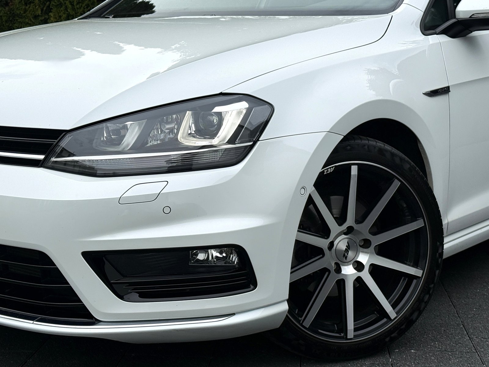 VW Golf 1.4 TSI Lounge R-Line DSG, Petrol, Second hand / Used, Automatic - 2