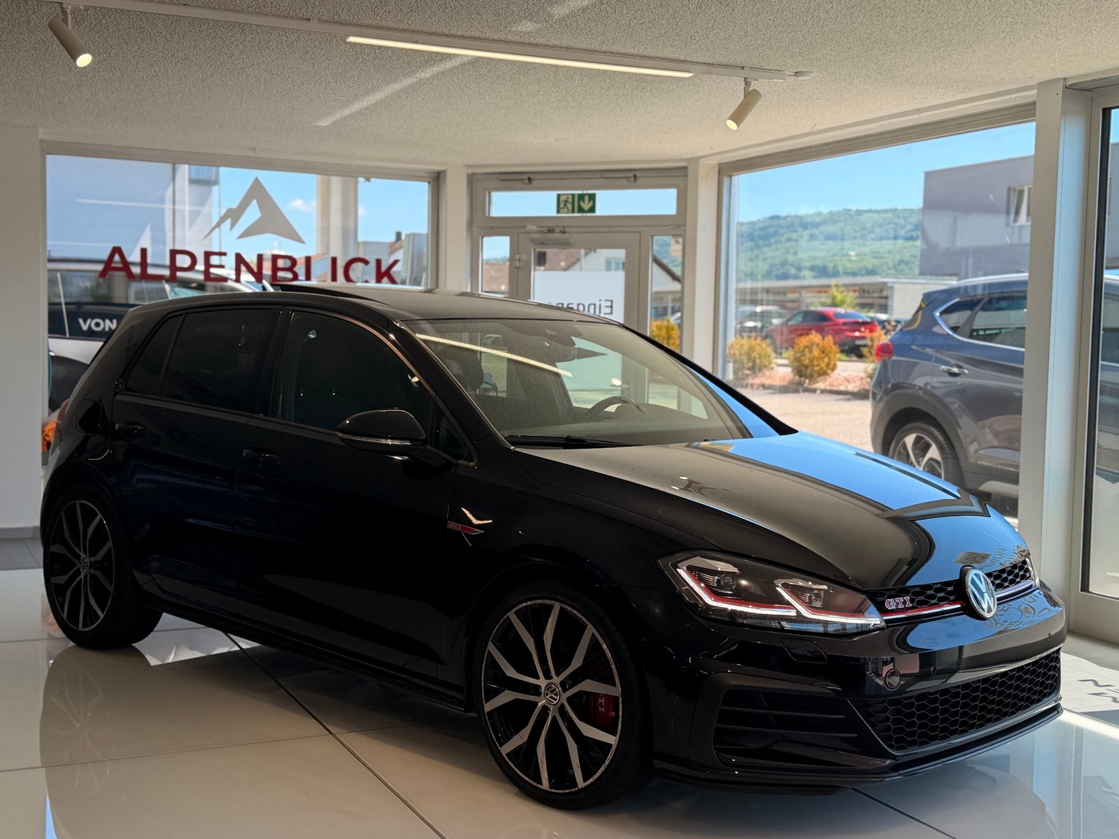 VW Golf 2.0 TSI GTI DSG, Petrol, Second hand / Used, Automatic - 4