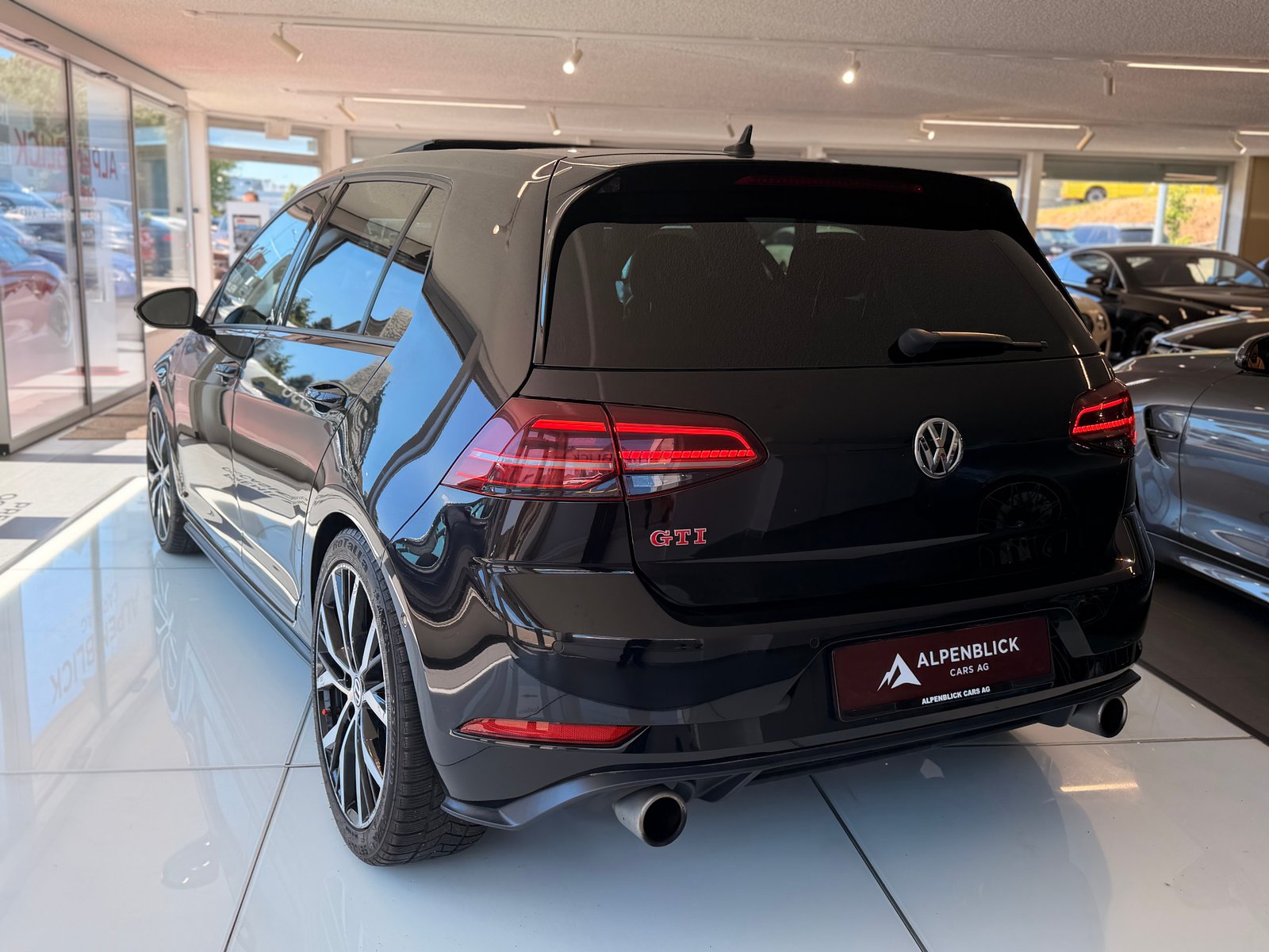 VW Golf 2.0 TSI GTI DSG, Petrol, Second hand / Used, Automatic - 6