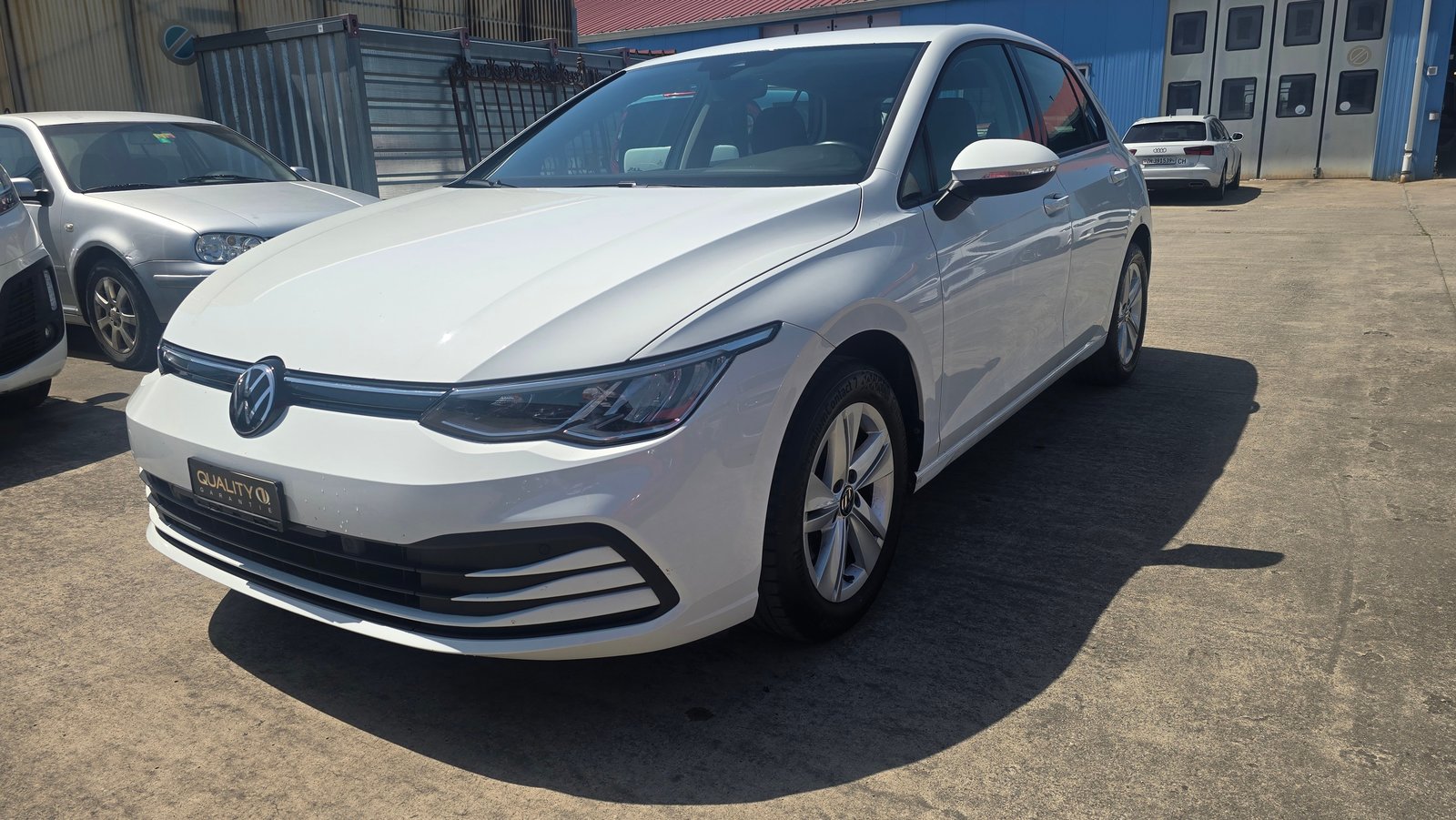 VW Golf 1.0 eTSI mHEV ACTLife DSG, Mild-Hybrid Petrol/Electric, Second hand / Used, Automatic - 3