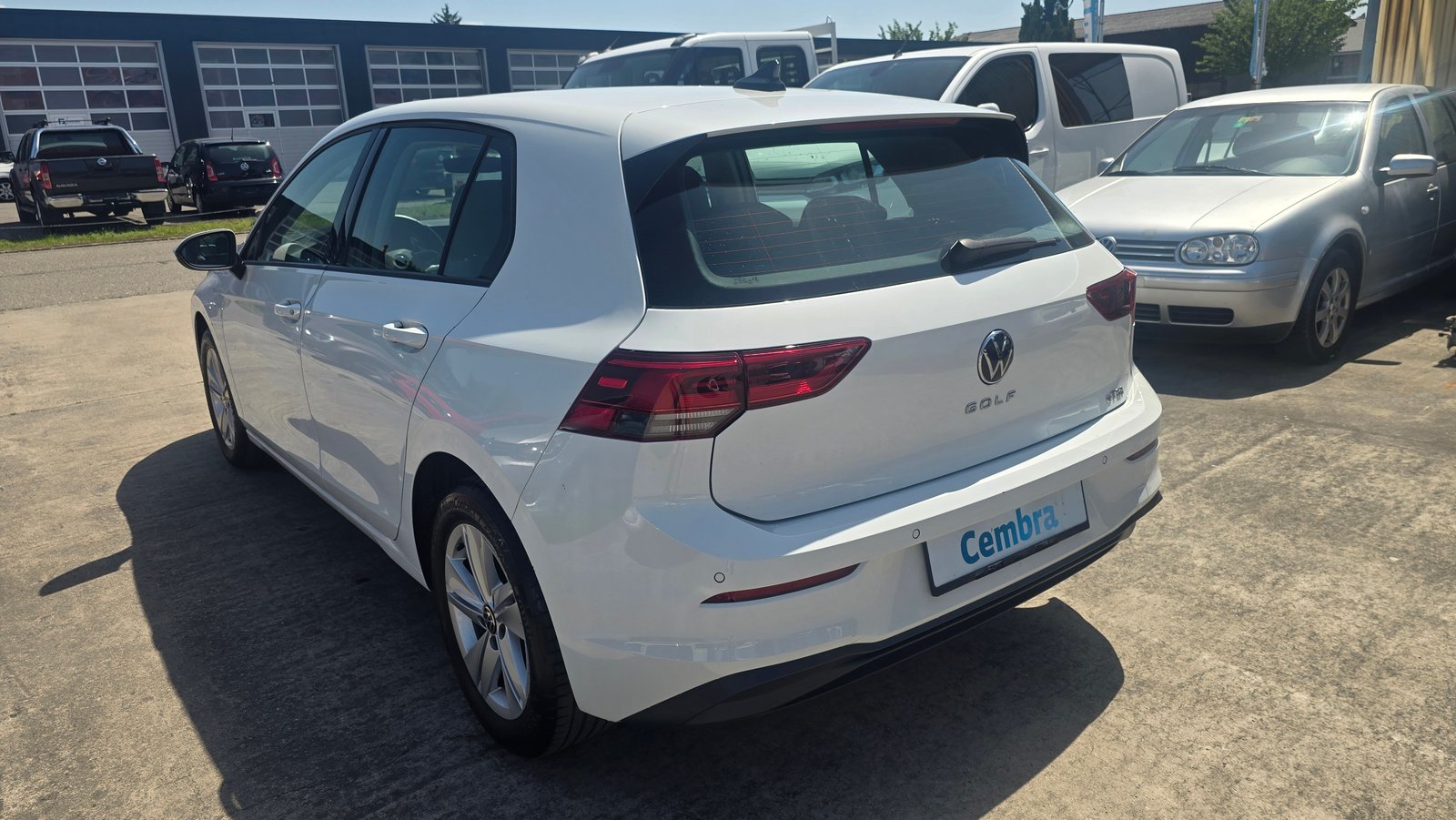 VW Golf 1.0 eTSI mHEV ACTLife DSG, Mild-Hybrid Petrol/Electric, Second hand / Used, Automatic - 4
